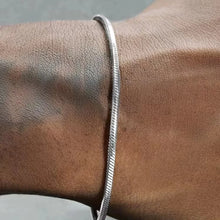 Cargar imagen en el visor de la galería, Pulsera plata fina hombre
